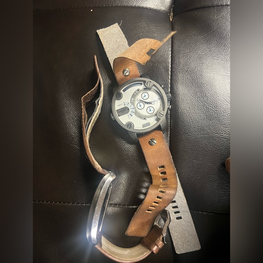 Armani Exchange and Diesel Brown Leather Strap Men's Watches $70 - Picture 3 of 3